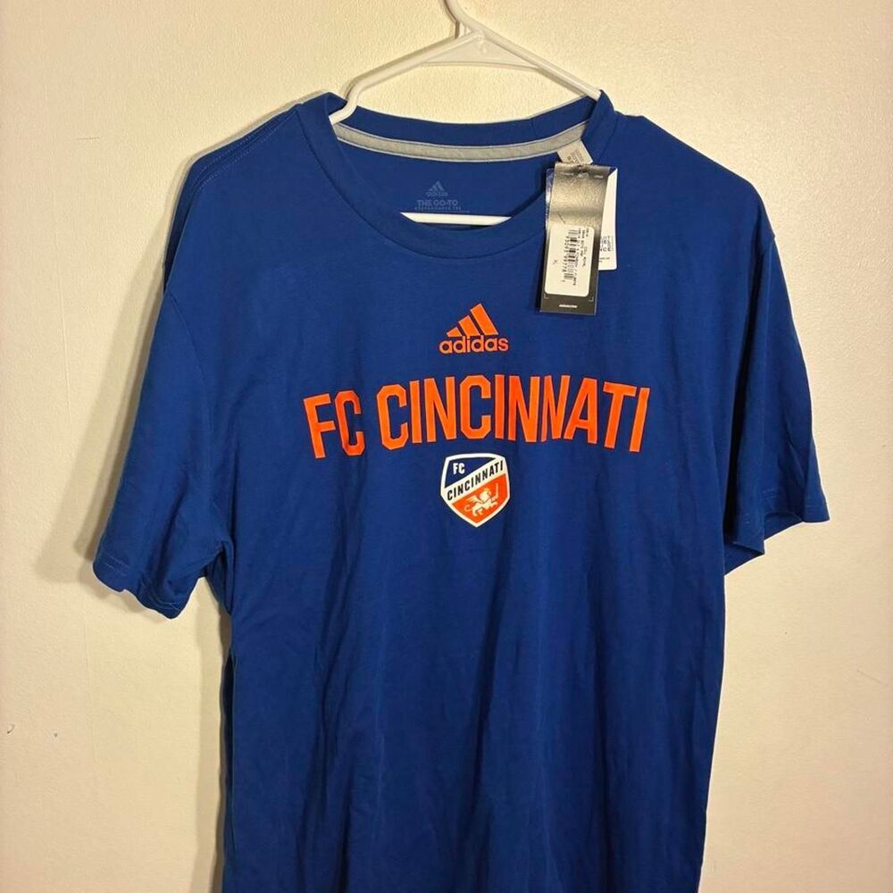 Adidas Men's Blue T-shirt
